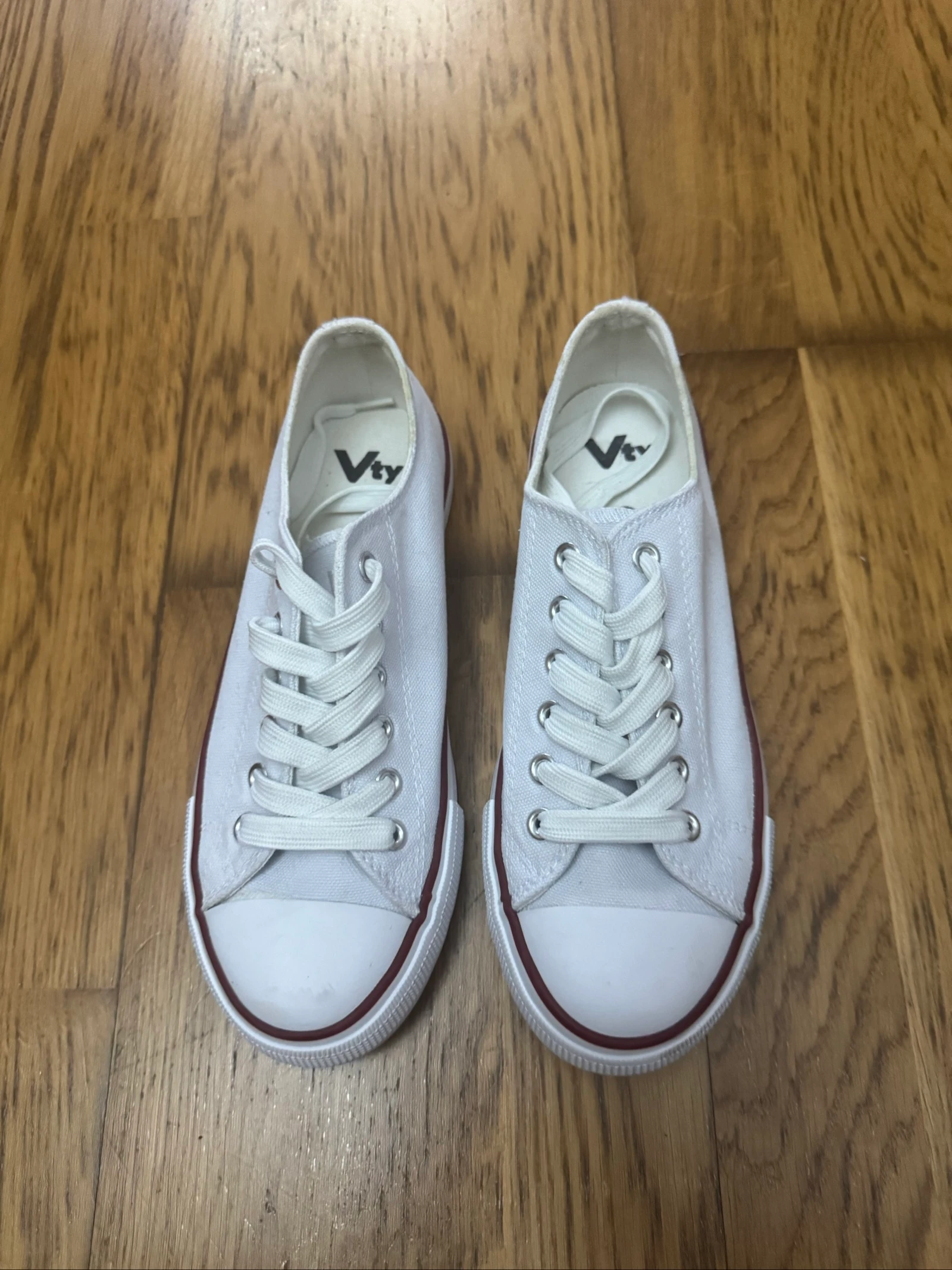 Tênis brancos estilo Converse – photo 2